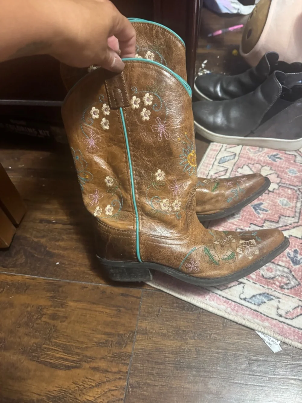 Girls boots
